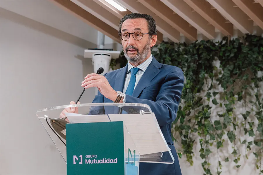 Liderazgo, innovación y vocación de servicio para impulsar el futuro de la profesión